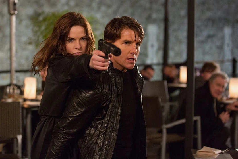 Tom Cruise y Rebecca Ferguson en Misión: Imposible. Nación secreta