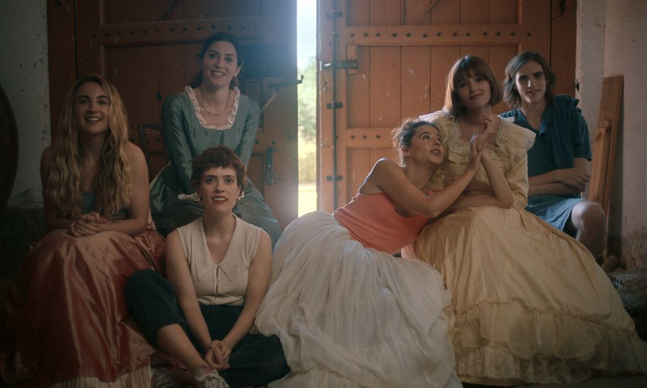 Bárbara Lennie y Irene Escolar en Las Chicas están bien
