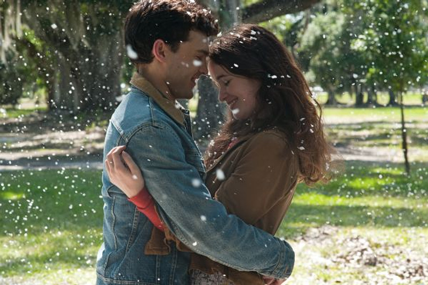 Alden Ehrenreich y Alice Englert en Hermosas criaturas
