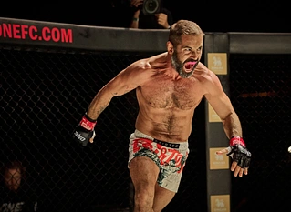 Las MMA (artes marciales mixtas) llegan al cine con "La Bestia", en Mayo en el ring y en los cines