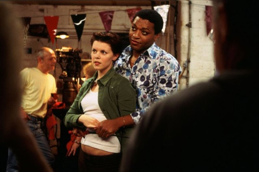 Chiwetel Ejiofor y Sarah-Jane Potts en Pisando fuerte