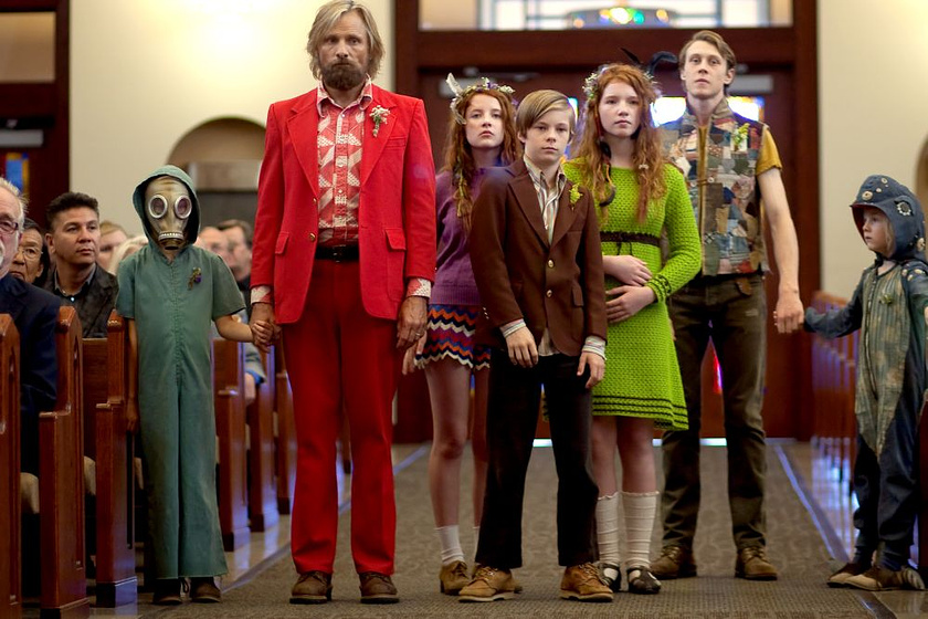 Viggo Mortensen, George MacKay, Annalise Basso, Shree Crooks, Nicholas Hamilton, Samantha Isler y Charlie Shotwell en Captain Fantastic