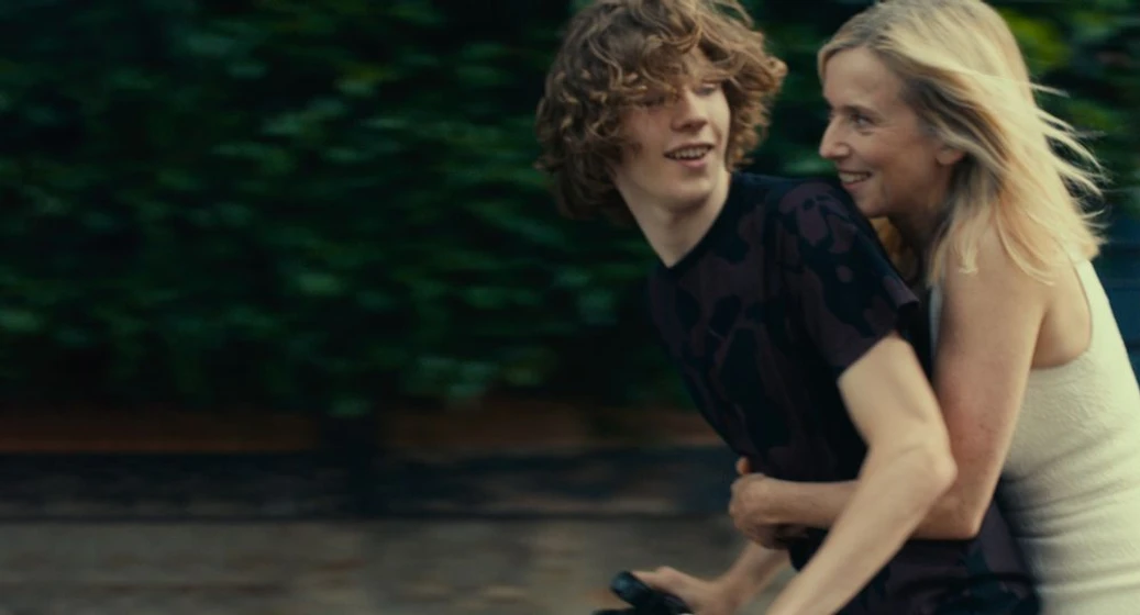 Léa Drucker y Samuel Kircher en el-ultimo-verano-62883f74-cd5c-47fe-9c26-9e0b497bb561