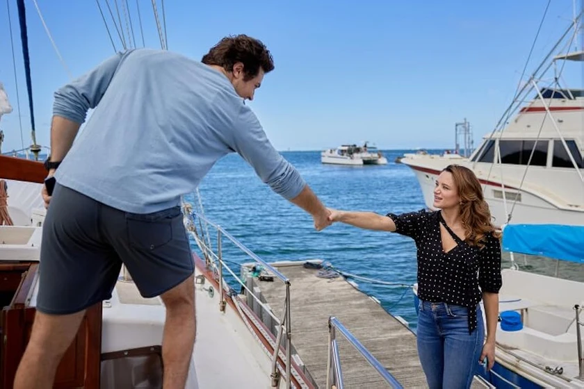 Beau Mirchoff y Hunter King en hidden-gems