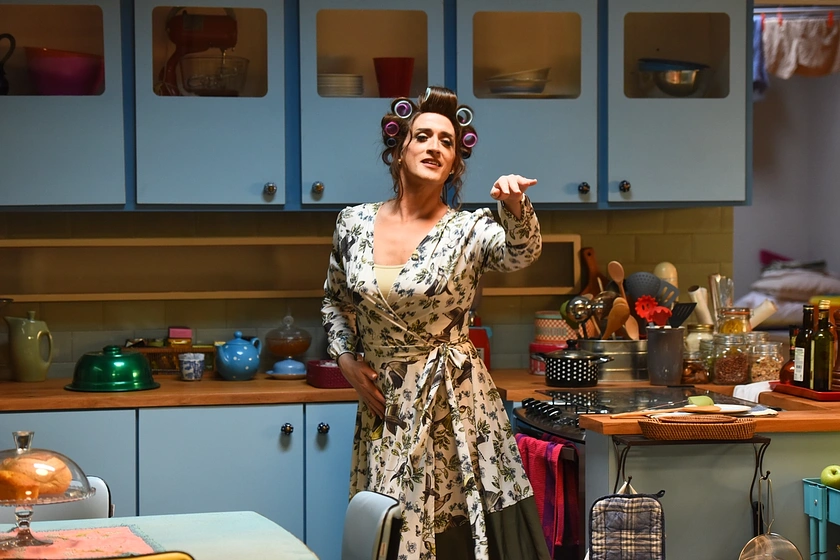 Paulo Gustavo en my-mom-is-a-character-2