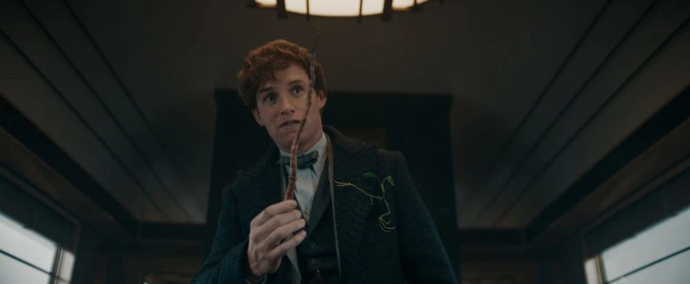 Eddie Redmayne en animales-fantasticos-los-secretos-de-dumbledore