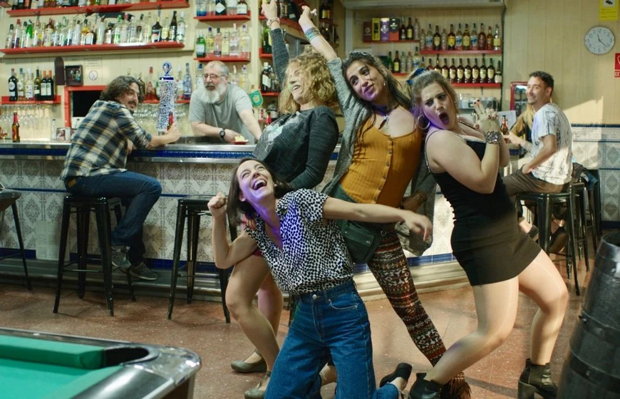 Vicky Luengo, Carolina Yuste, Elisabet Casanovas y Ángela Cervantes en chavalas