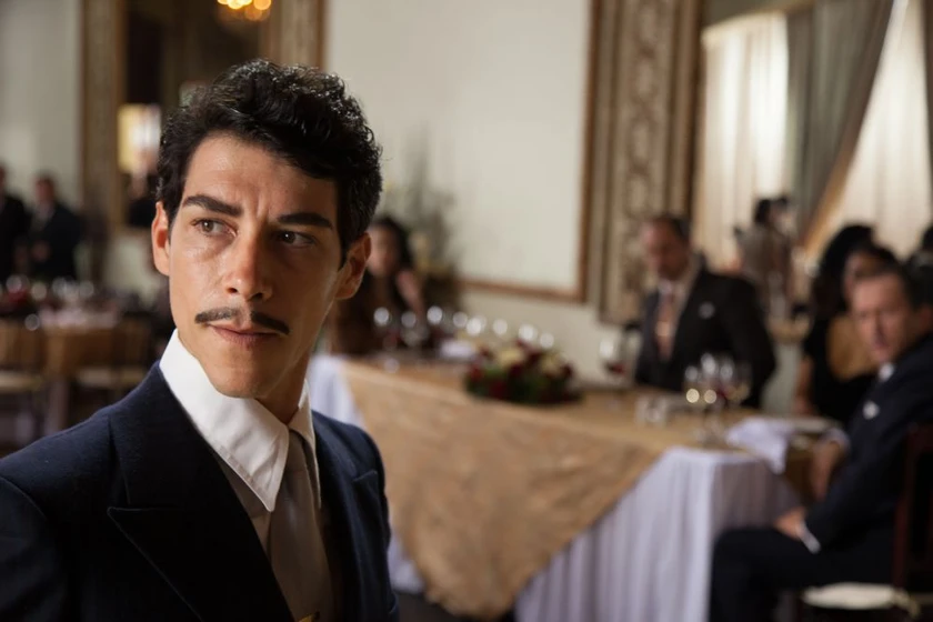 Óscar Jaenada en cantinflas
