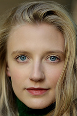 picture of actor Poppy Lee Friar