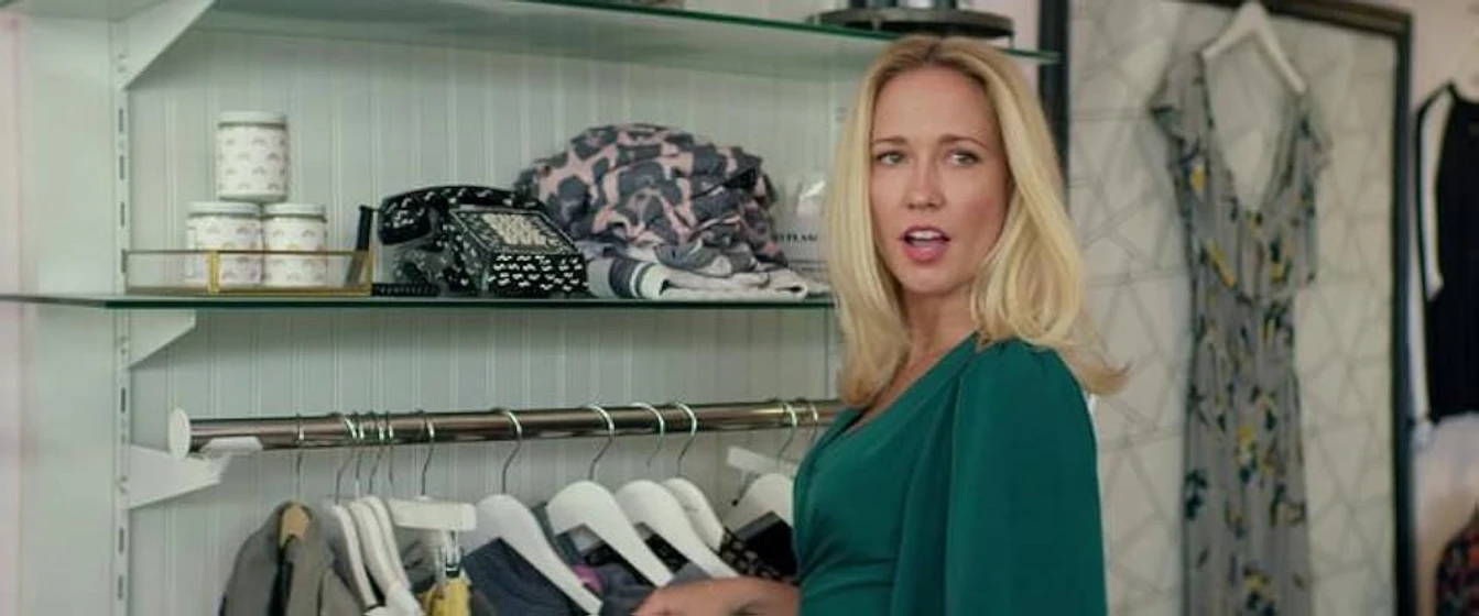 Anna Camp en el-ano-de-las-bodas