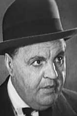 picture of actor Robert McKenzie