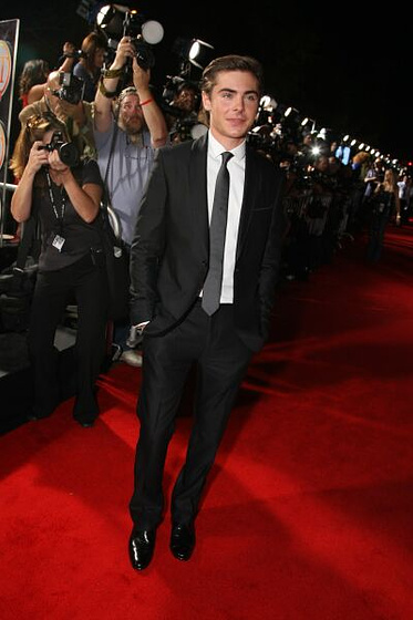 Zac Efron en High School Musical 3. Fin de Curso (Premiere en Los Angeles (Octubre 2008))