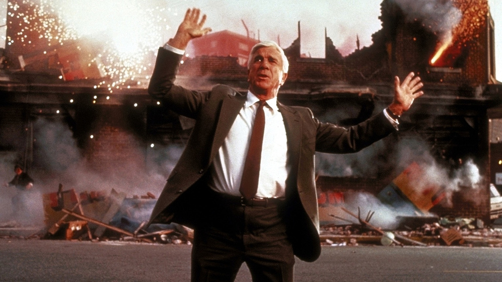 Leslie Nielsen en Agárralo como puedas