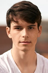 picture of actor iris menas