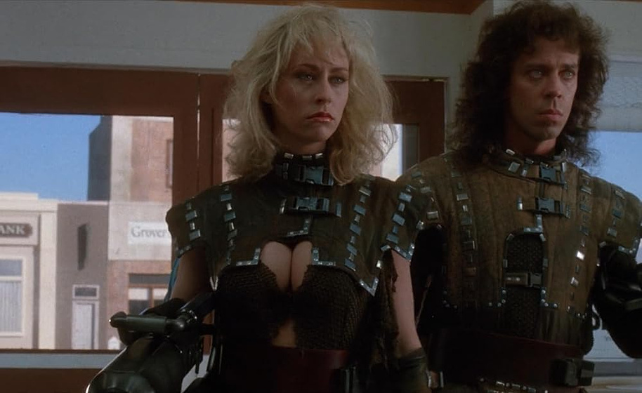 Terrence Mann y Roxanne Kernohan en critters-2