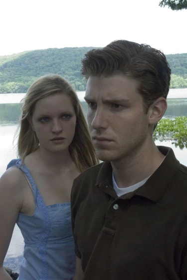 Jon Foster y Sophie Traub en tenderness