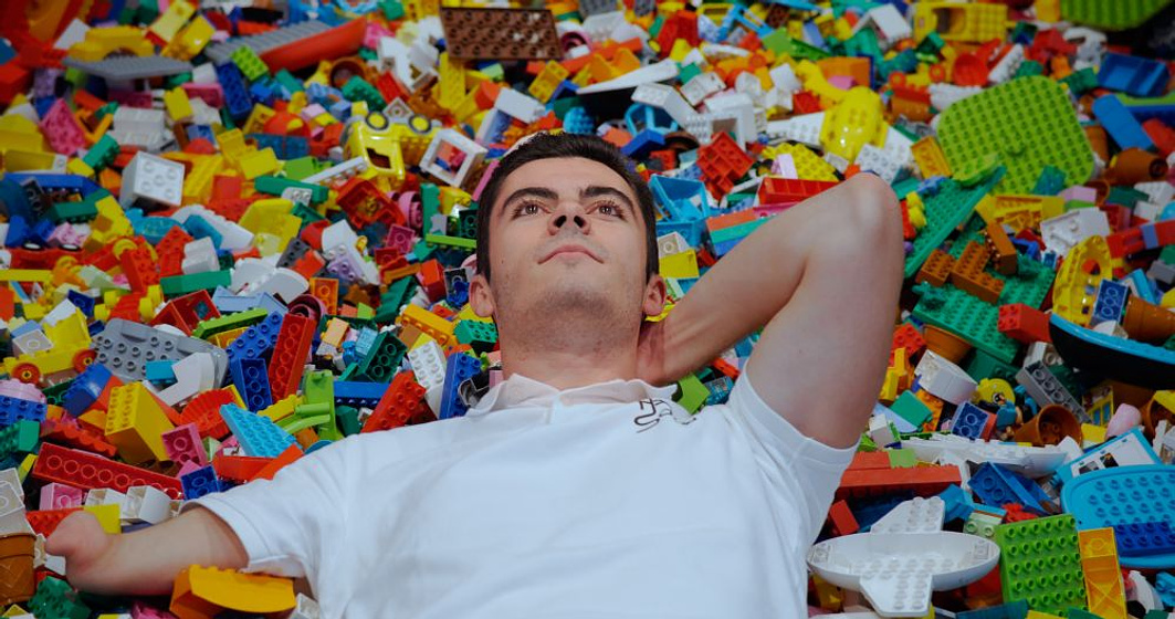 David Aguilar en Mr. Hand Solo
