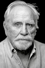 photo of person James Cosmo
