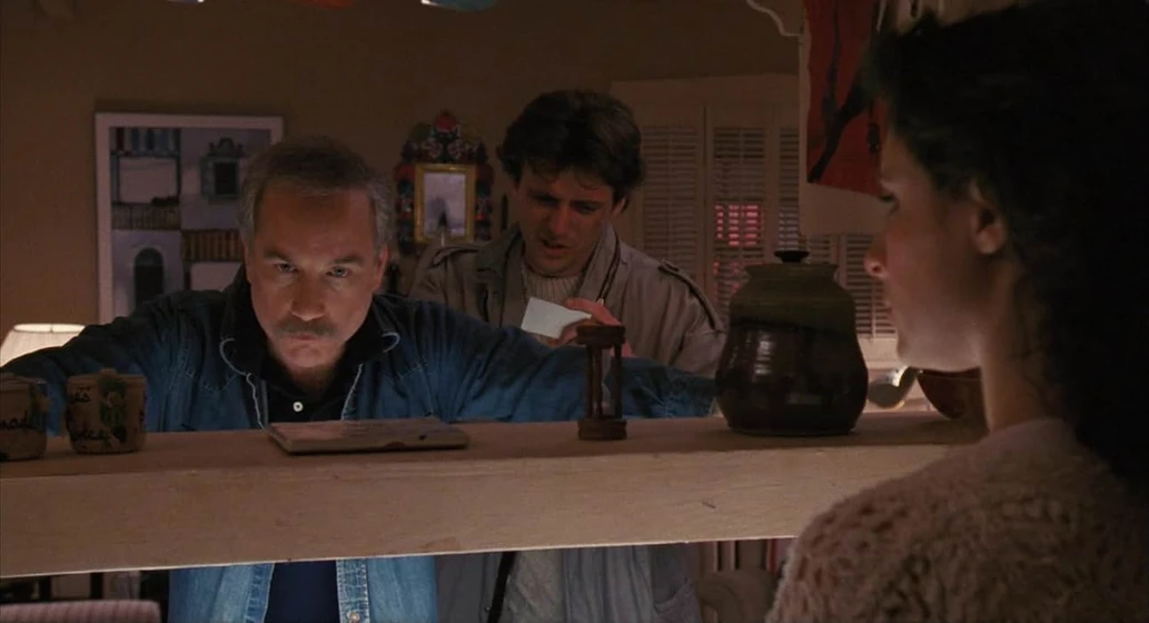 Richard Dreyfuss y Emilio Estevez en procedimiento-ilegal