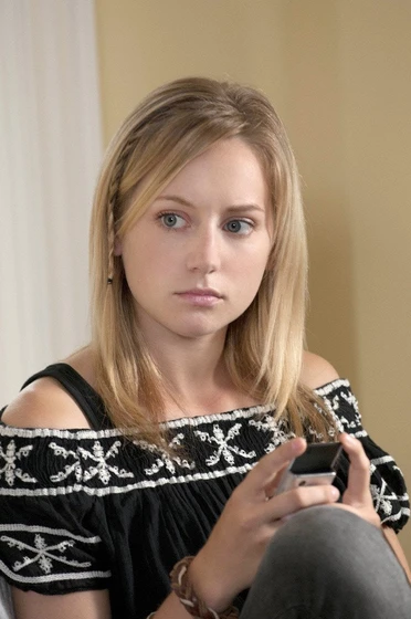 Carleigh Beverly en malas-companias-2010
