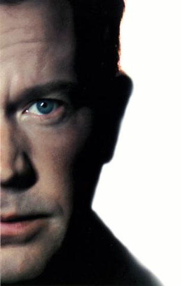 Timothy Hutton en La Caja Kovak