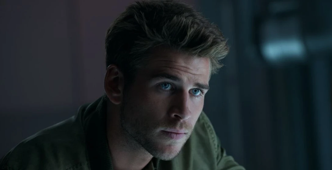 Liam Hemsworth en independence-day-contraataque