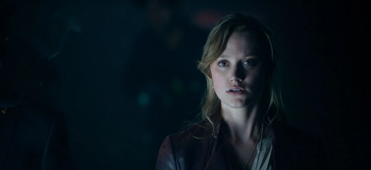 Maika Monroe en independence-day-contraataque