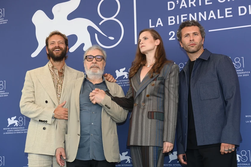 Gianni Amelio, Alessandro Borghi, Federica Rosellini y Gabriel Montesi en battleground (Festival de Venezia. Agosto 2024)