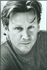 picture of actor Simon Poland