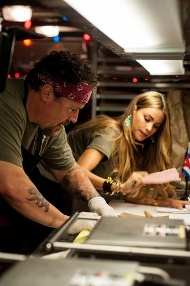 Jon Favreau y Sofía Vergara en chef