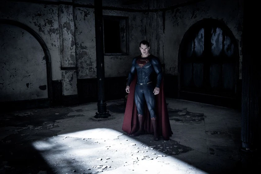 Henry Cavill en batman-v-superman-el-amanecer-de-la-justicia