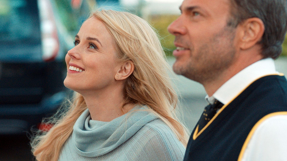 Helena af Sandeberg y David Hellenius en Nadie Puede Ser Más Feliz
