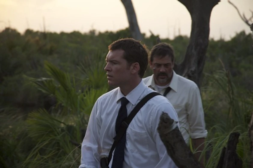 Sam Worthington y Jeffrey Dean Morgan en tierra-de-asesinatos