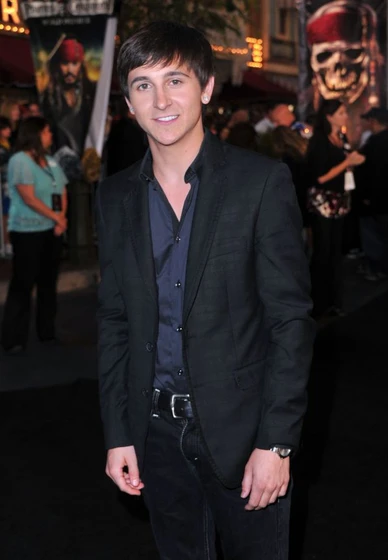 Mitchel Musso en Piratas del Caribe: En Mareas Misteriosas (Premiere en USA. Mayo 2011)