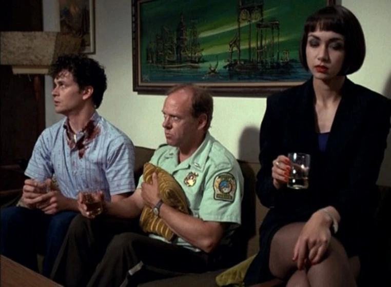 Tom Everett Scott, Elisa Moolecherry y Hardee T. Lineham en top-of-the-food-chain