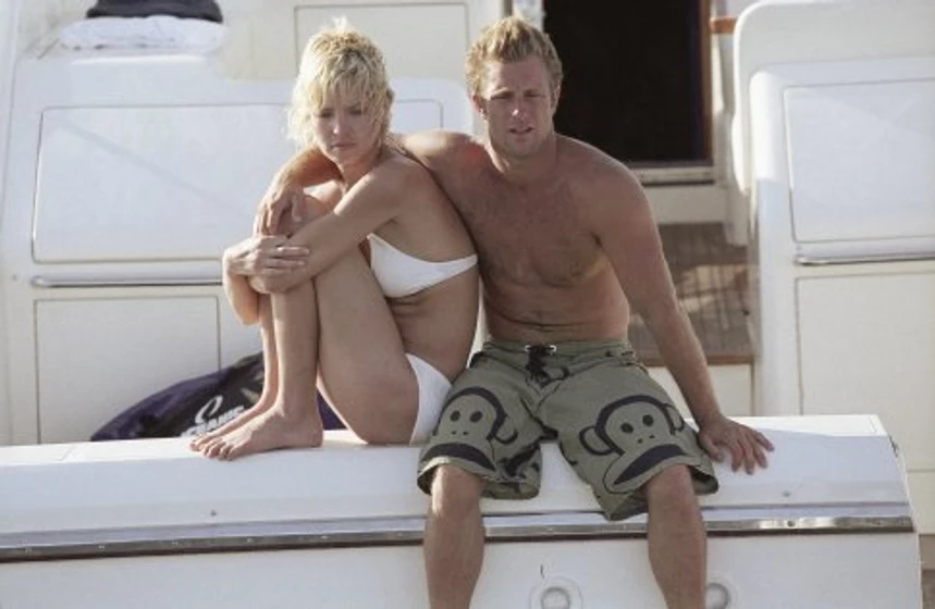 Scott Caan y Ashley Scott en Inmersión Letal