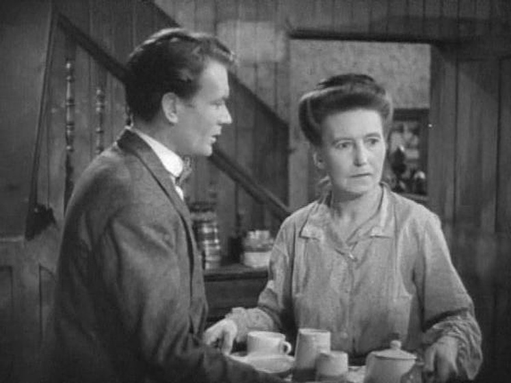 John Mills en So Well Remembered