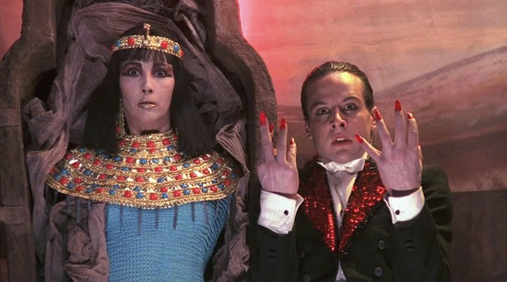 Blanca Guerra y Axel Jodorowsky en Santa Sangre