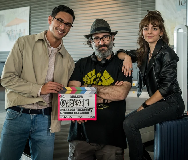 Carlos Therón, Lucía Caraballo y Alejandro Speitzer en la-maleta (Presentación)