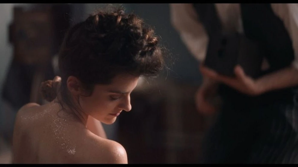 Noémie Merlant en curiosa