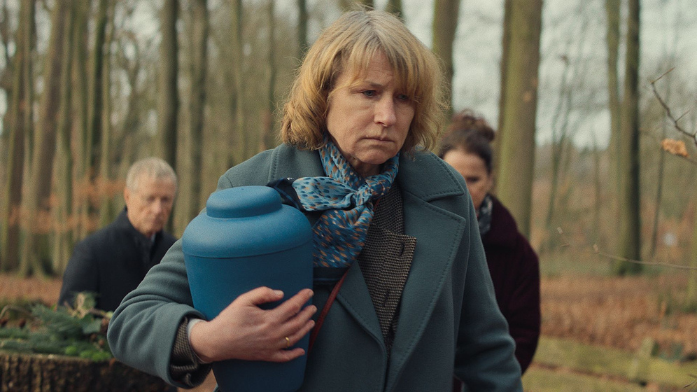 Corinna Harfouch en Dying