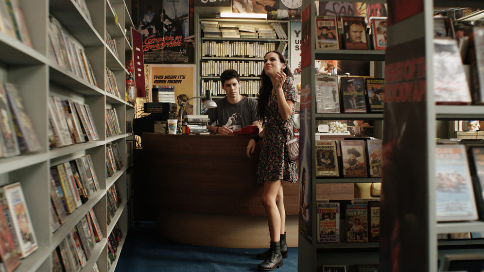 Pedro Campos y Luciana Echeverría en Videoclub