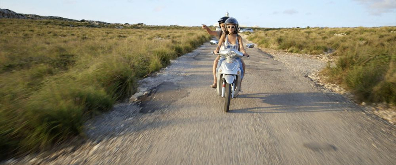 Fernando Colomo y Olivia Delcán en Isla Bonita