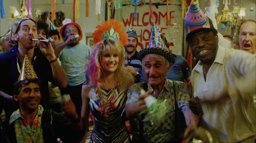 Harry Caesar, Suzanne Snyder, Tony Cox y Ralph Manza en Alma Asesina