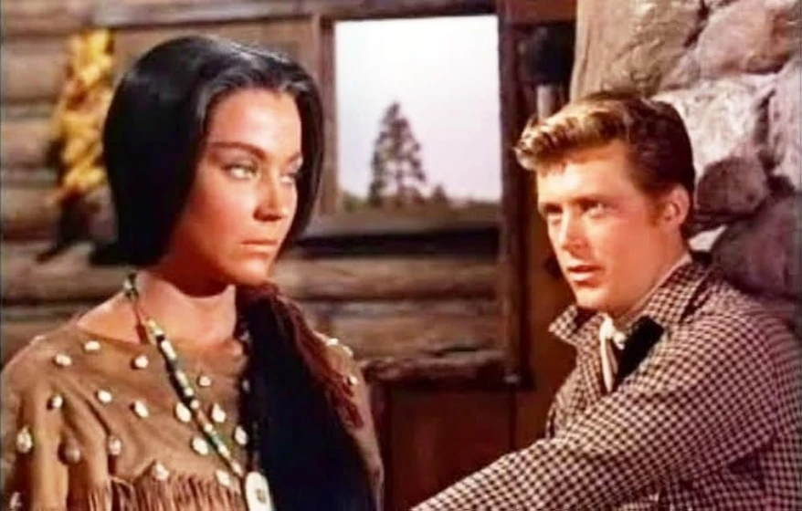 Edd Byrnes y Andra Martin en emboscada-1959