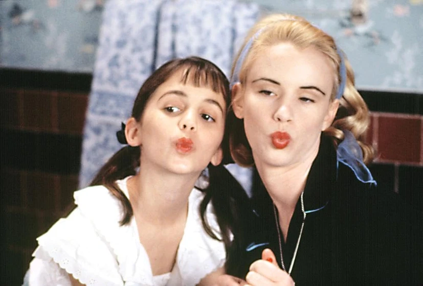 Juliette Lewis y Eliza Dushku en that-night