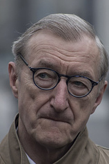 photo of person Julian Barnes