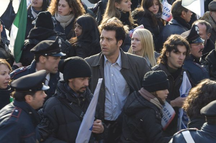 Clive Owen y Naomi Watts en The International. Dinero en la sombra