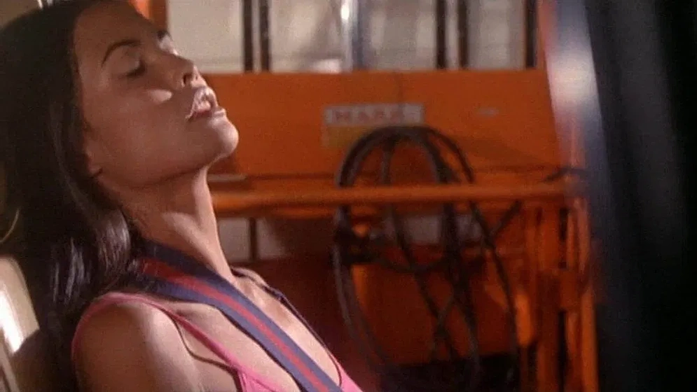 Laura Gemser en Emanuelle y el Imperio de las Pasiones