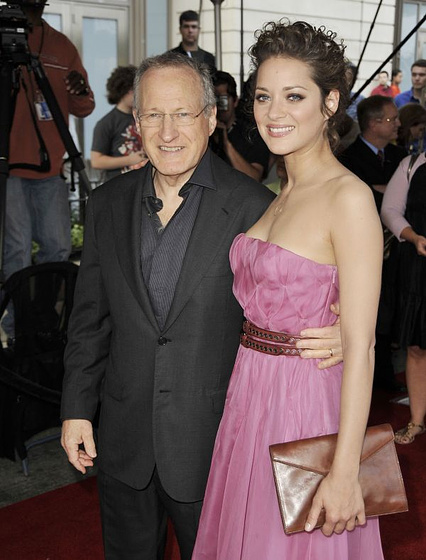 Marion Cotillard y Michael Mann en Enemigos Públicos (Premiere en Chicago. Junio 2009)